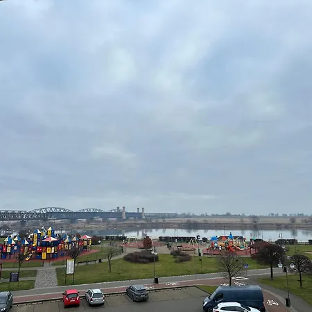 アパート Premium Zamkowa C09 トチェフ